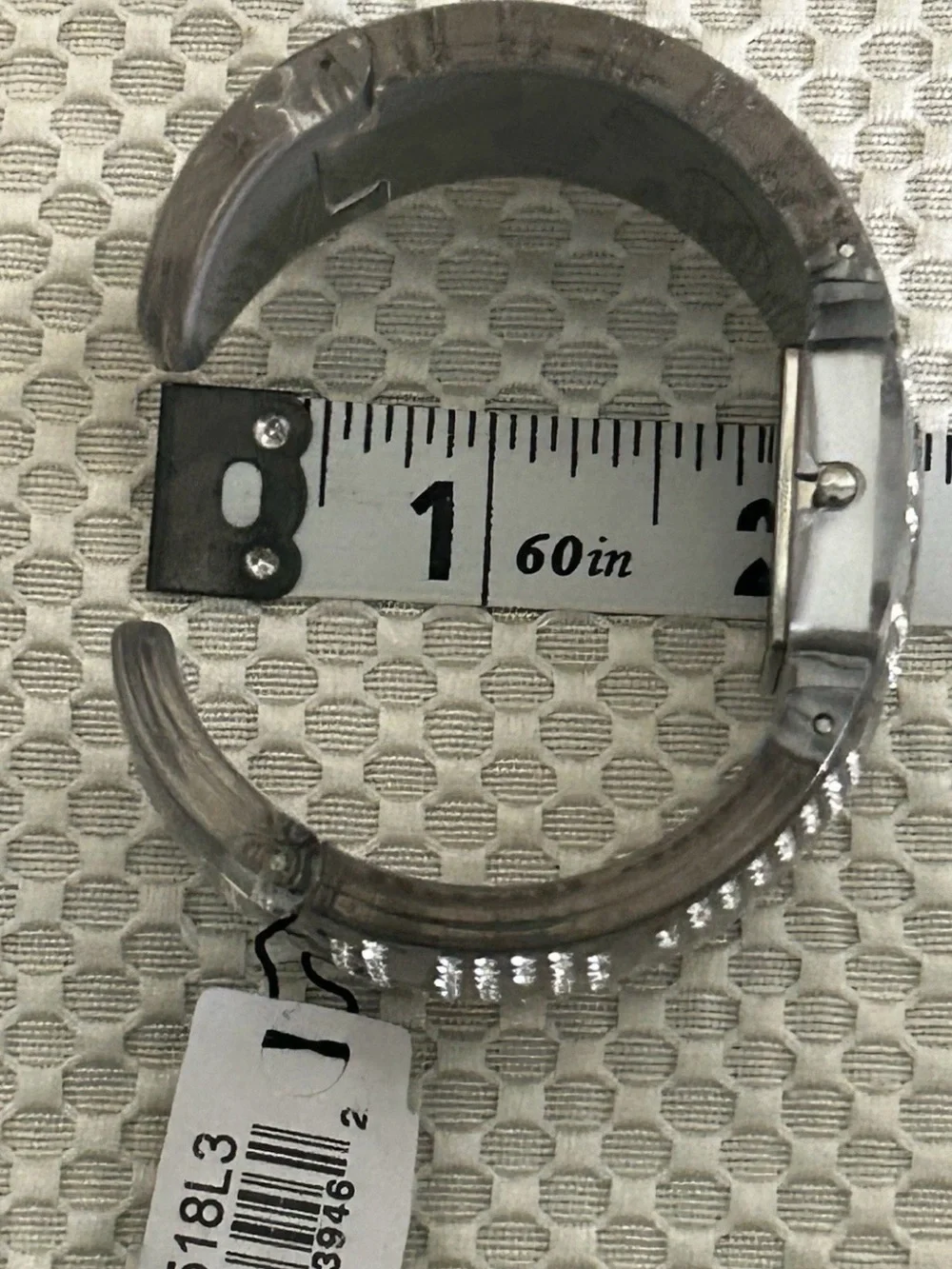 Guess “City Lights” Crystal & Resin Bangle Watch W17518L3 NWT New Battery Silver